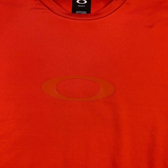 Oakley Performance Fit Logo Short Sleeve Regular Fit-Shirt Men's Size 2XL - Picture 2 of 5